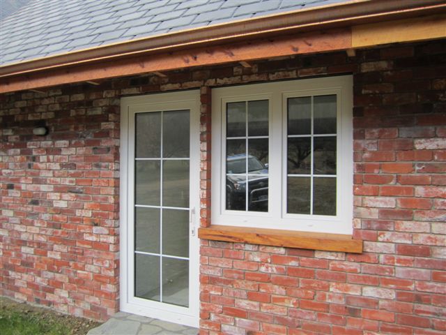 Brick-colonial-bar (1)